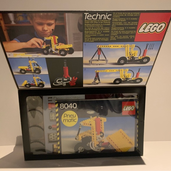 1984 Vintage LEGO Technic Universal set 8040 Complete w Box & Instructions - Picture 5 of 7